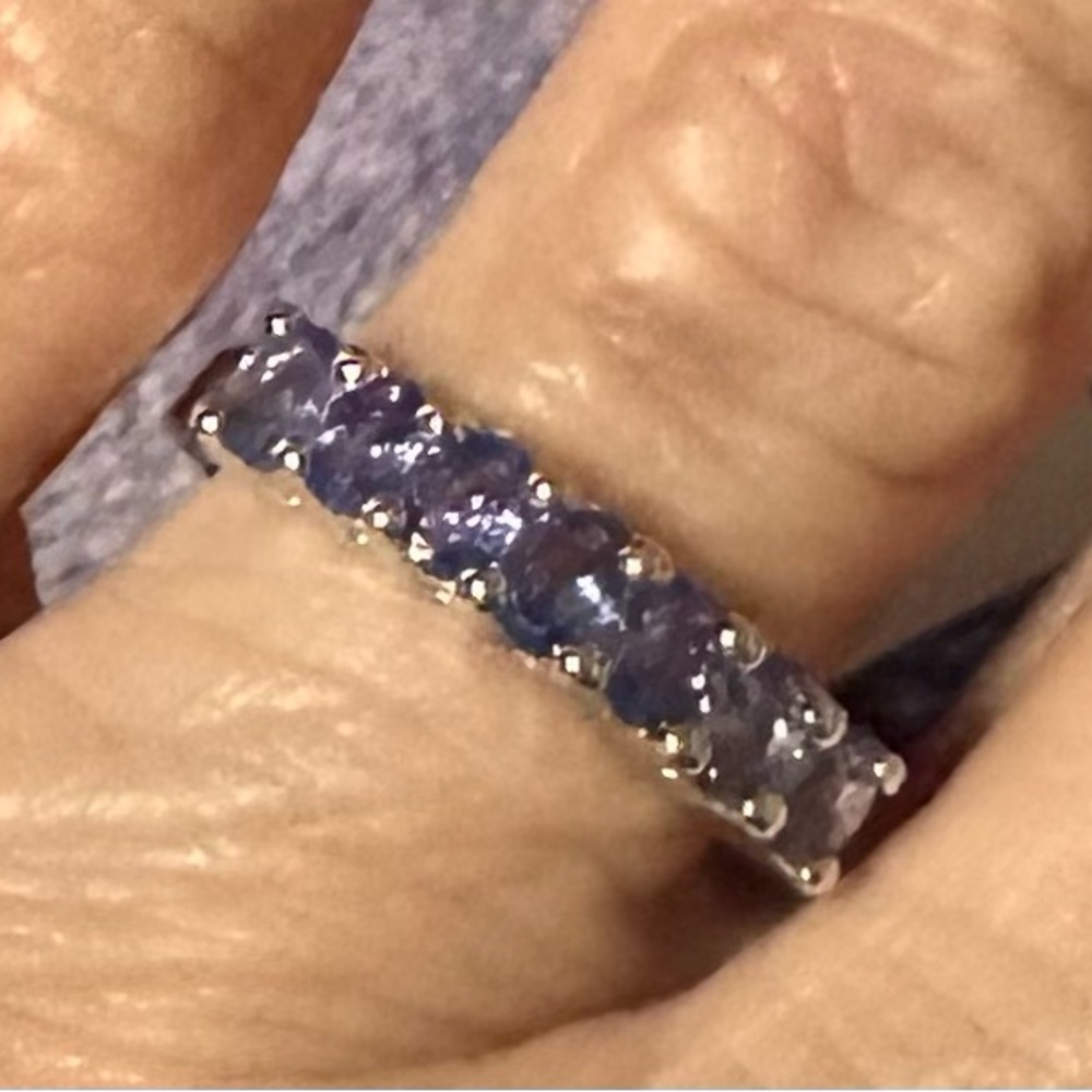 Elegant Silver and tanzanite Ring